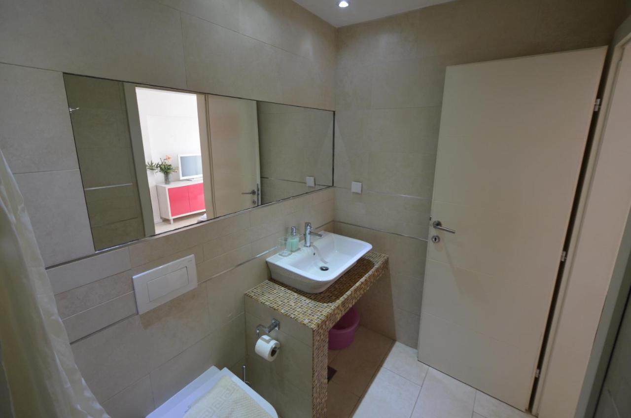 Apartments Karmen Maria Novigrad Istria المظهر الخارجي الصورة